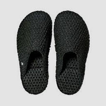 Afbeelding in Gallery-weergave laden, Duurzame en comfortabele pantoffels zwart